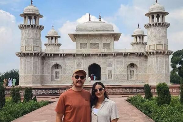 Same Day Taj mahal & Agra Fort Tour