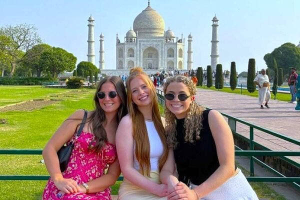 Taj Mahal Tour With Gatiman Express